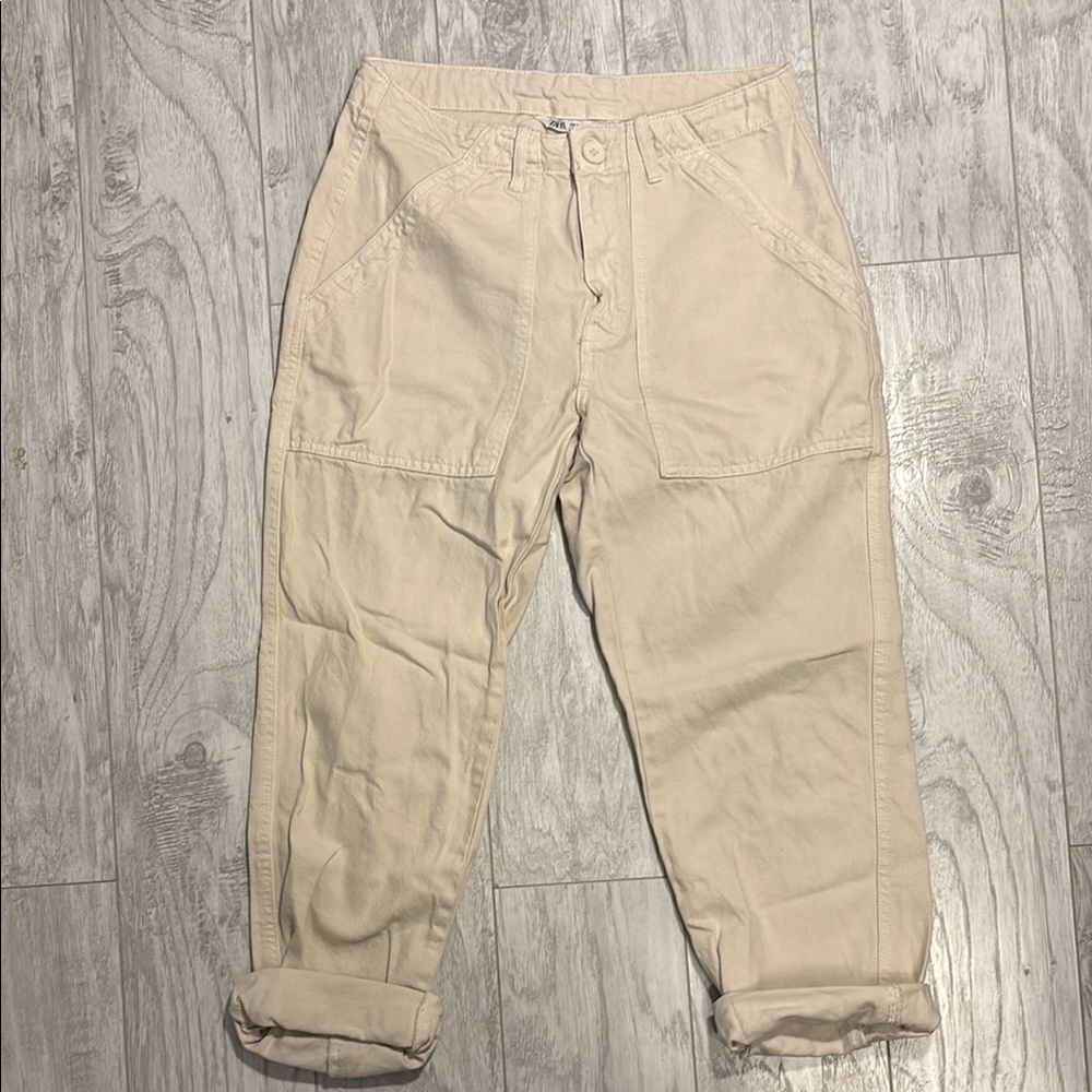 Brand New Women’s Tan Cargo Pants​​